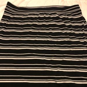 Long black and white maxi skirt